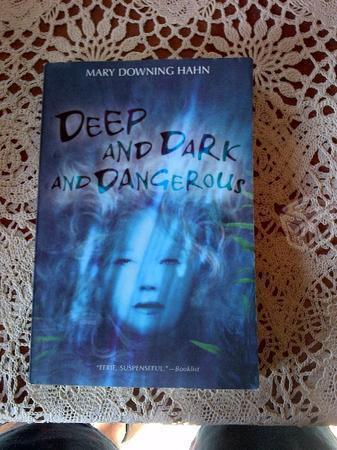 Deep and Dark and Dangerous Libro en ingles
