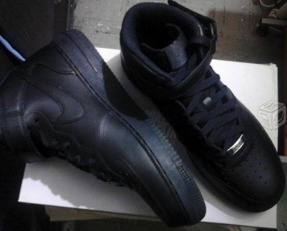 Air Force One Mid Black 7.5MX Nuevos HOT SALE