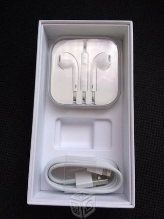 Earpods y Cable lightning