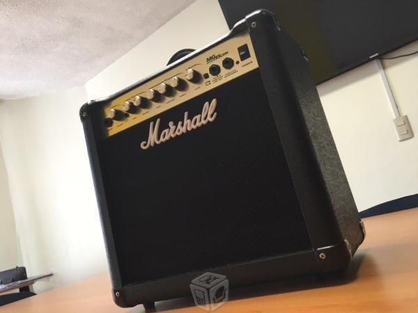 Amplificador Marshall MG15CDR