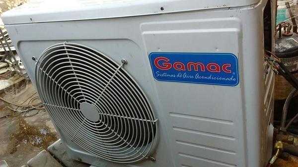 Vendo minisplit GAMAC 1 ton 220v frío y calor