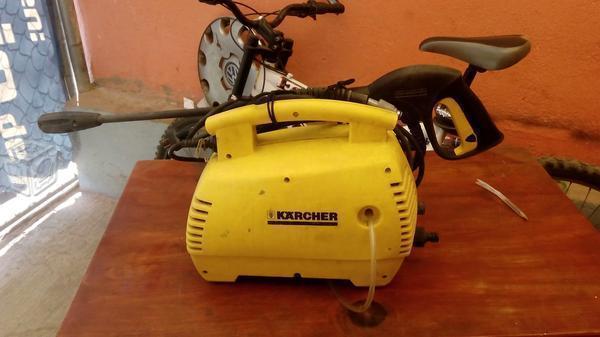 Bonita karcher en buen estado jala al 100