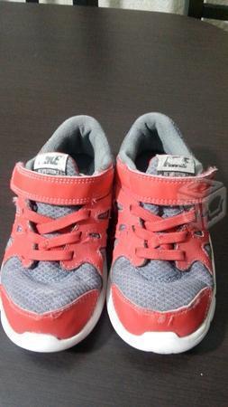 Tenis NIKE ORIGINALES 15 cms