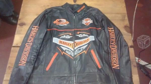 Chamarra de piel bordada harley davidson