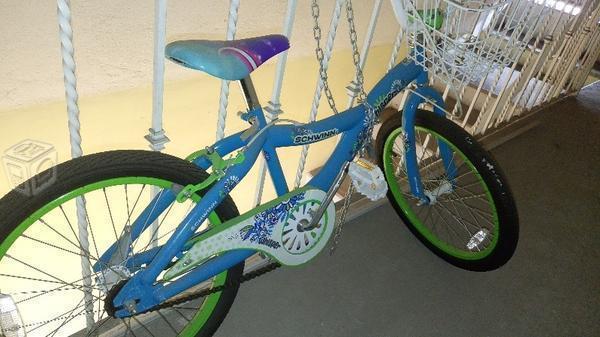 Bicicleta marca Schiwnn R20 para niña, nueva