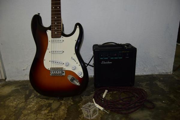 Guitarra electrica con Amplificador