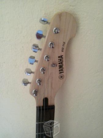 Guitarra yamaha EG 112