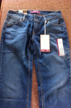 Pantalon levi's 570 straight talla 9