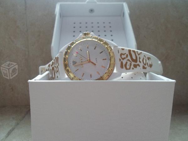 Reloj Juicy Couture para dama