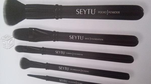 Set de brochas Seytú
