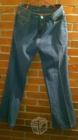 Pantalon azul de mezclilla strech con pedreria