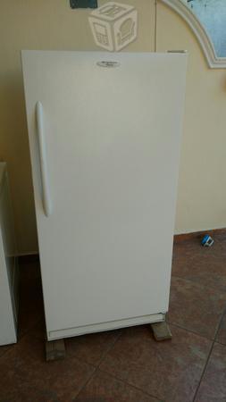 Congelador vertical frigidaire