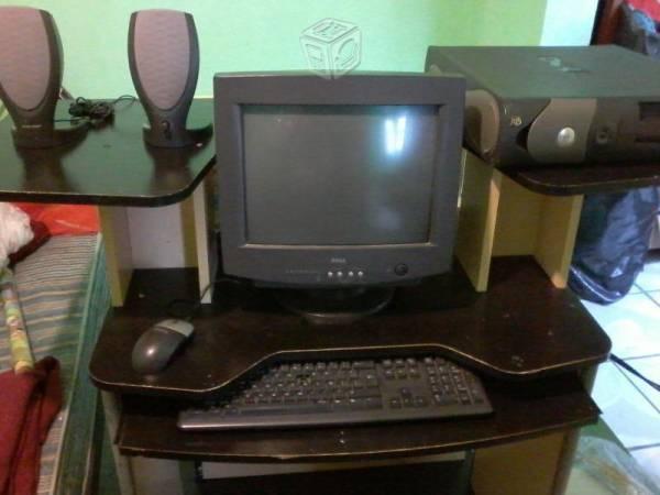 Computadora de escritorio DEELL con mueble