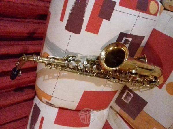 Saxofon alto vintage CAVALIER Elkhart Ind USA EB