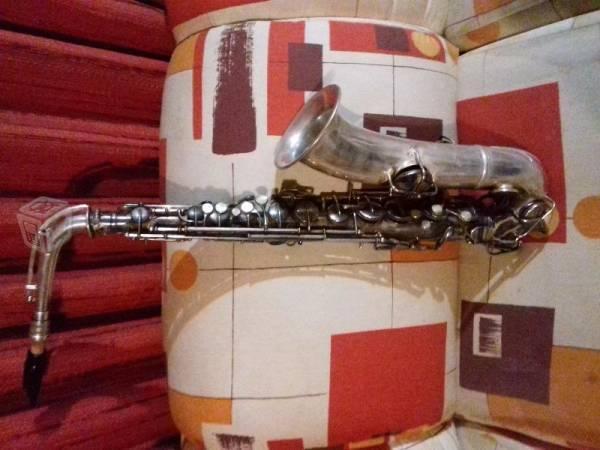 Saxofon melodico vintage CG CONN LTD Elkhart USA