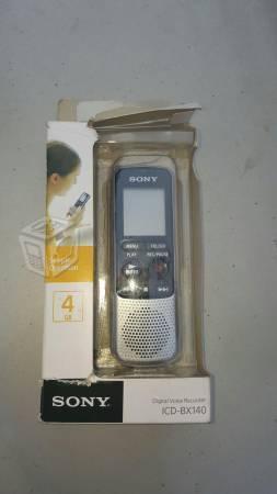 Digital voice recorder