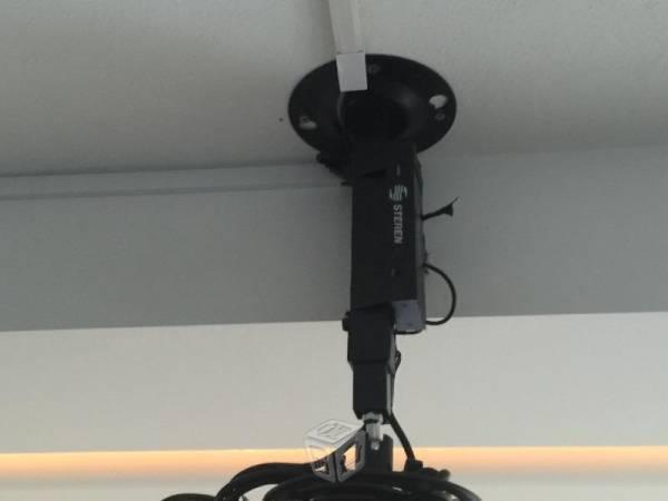 Soporte para instalar video proyector a techo