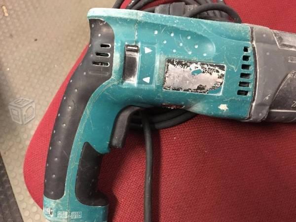 Taladro Makita HR2460 780W Rotomartillo