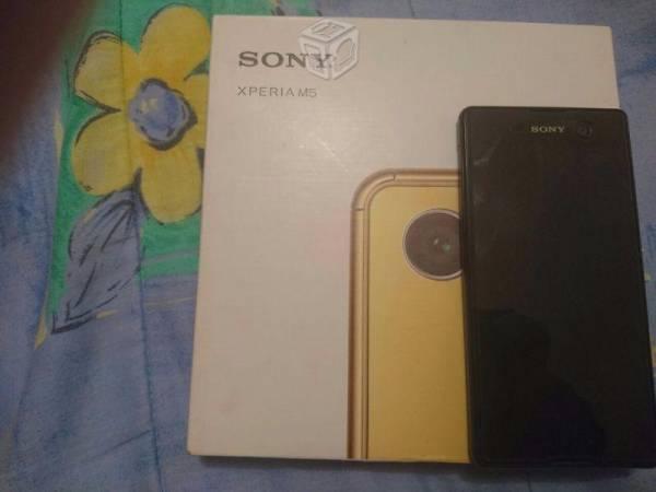 Sony Xperia M5, con accesorios