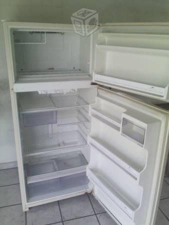 Refrigerador across