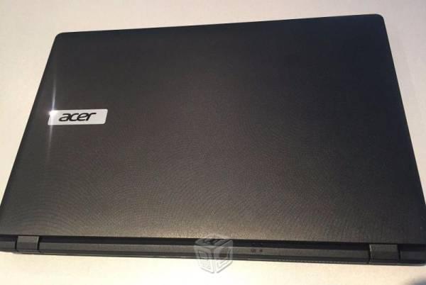 Lap top Acer 15.6' Batería duracion 7 Horas