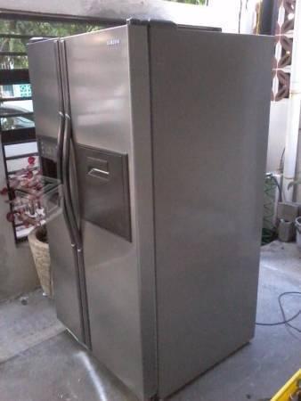Refrigerador Samung gris plateado