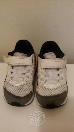 Tenis niño NIKE ORIGINALES 12cms