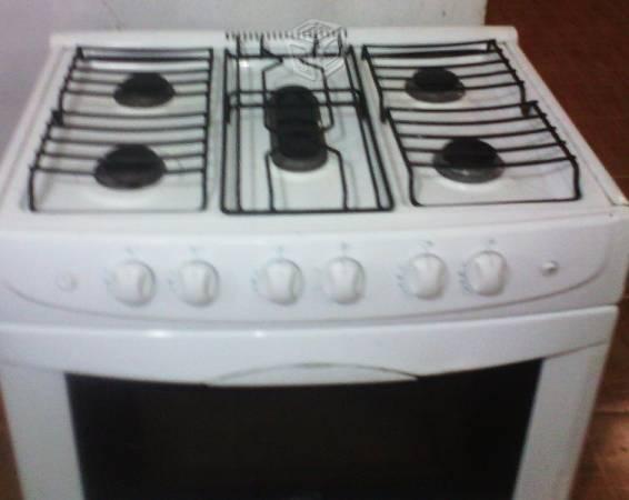 Estufa de 6 quemadores ideal para cocina integral