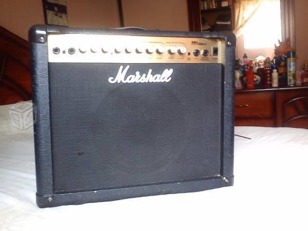 Marshall MG30DFX 4 efectos y simulación de bulb30w