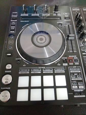 Controlador Pioneer DDJ RX Seminueva