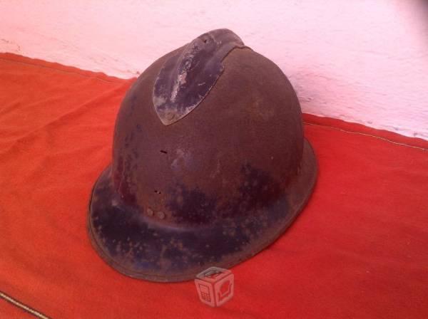 Antiguo Casco Militar de Metal