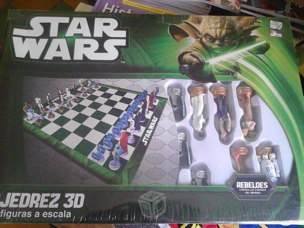 Paquete con 32 figuras a escala de star wars