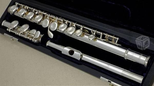 Flauta transversal yamaha 211