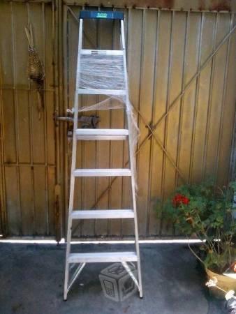 Escalera de aluminio tijera 2.10 de altura nueva