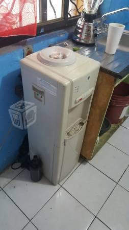 Calentador/enfriador de agua