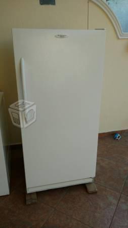 Congelador vertical frigidaire