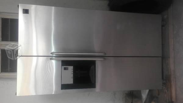 Refrigerador frigidare 2 puertas verticales