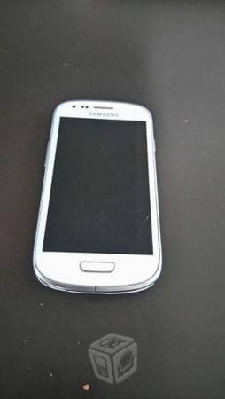 Samsung Galaxy S3 Mini + Fundas + Accesorios