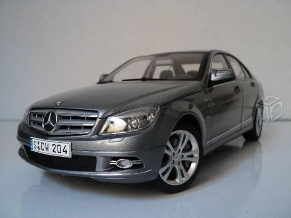 Mercedes Benz C Klasse a escala 1:18 coleccionable