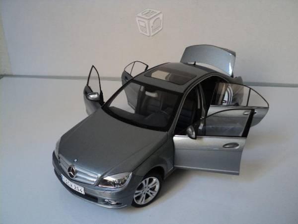 Mercedes Benz C Klasse a escala 1:18 coleccionable