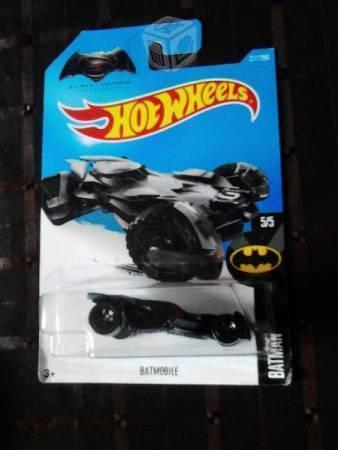 Batimobil Batman vs Superman Hot Wheels 2016