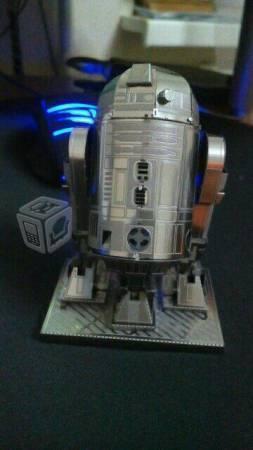Figura de R2-D2 armable