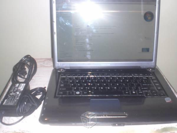Laptop toshiba 2gbram 320gb de disco wifi,cam,dvdr