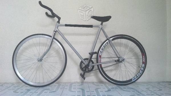 Bicicleta R-700-rueda libre freno contrapedal