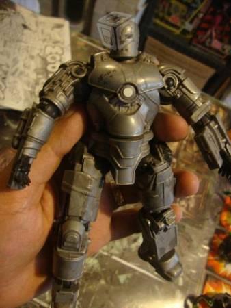 Marvel Legends Iron Man Mark 1 / Marvel Comics