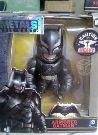 Batman armored. metals die cast. dc comics. nuevo