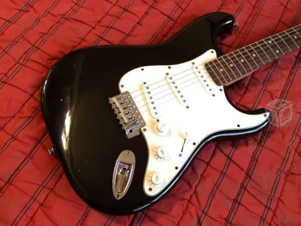 Squier Stratocaster Bullet Series