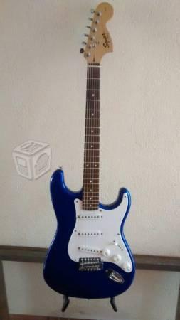 Squier by Fender affinity strat azul