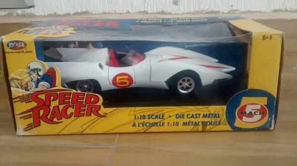 Auto en escala Speed Racer