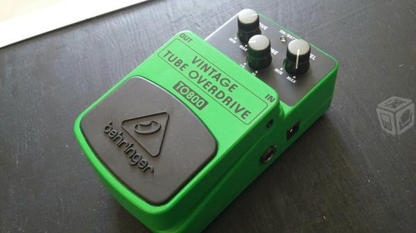 VITAGE TUBE OVERDRIVE Behringer TO800